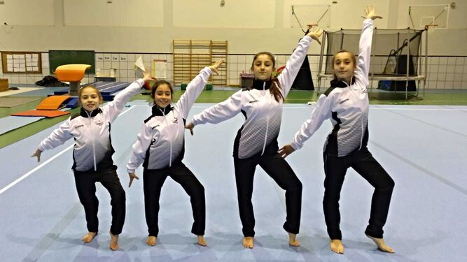 Las gimnastas del Club Deportivo Gimnasia Artística La Barca que compiten en Barcelona.