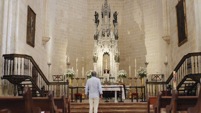 Imagen del baldaquino de la iglesia de Santiago.